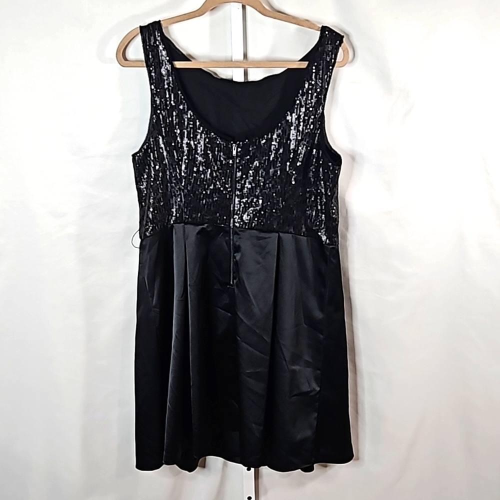 The Limited Black Sequins Dress Size 14 NWT - Picture 8 of 8
